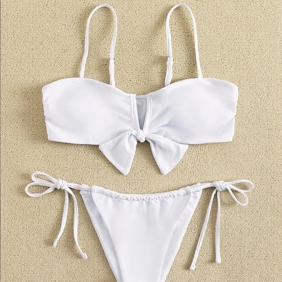 New white bikini - Picture 7 of 11